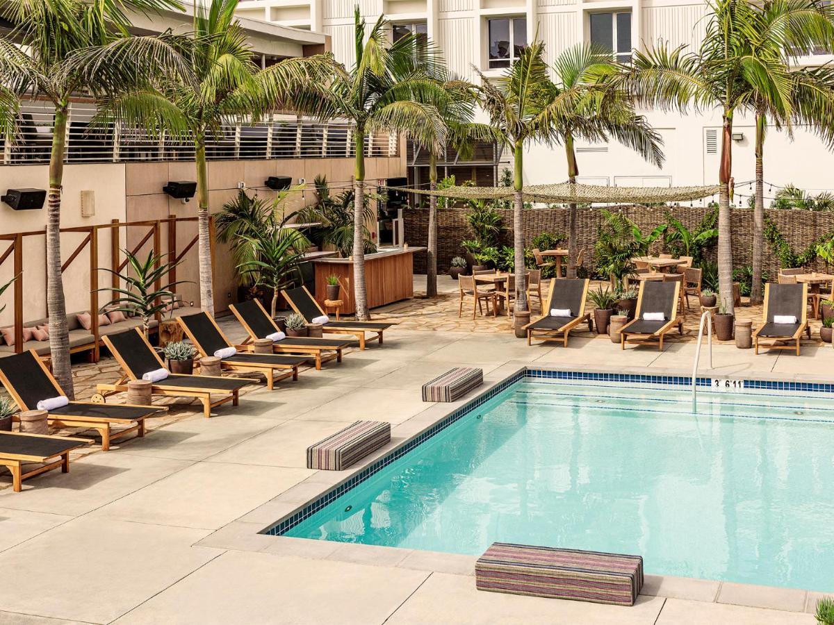 Hotel June 4*