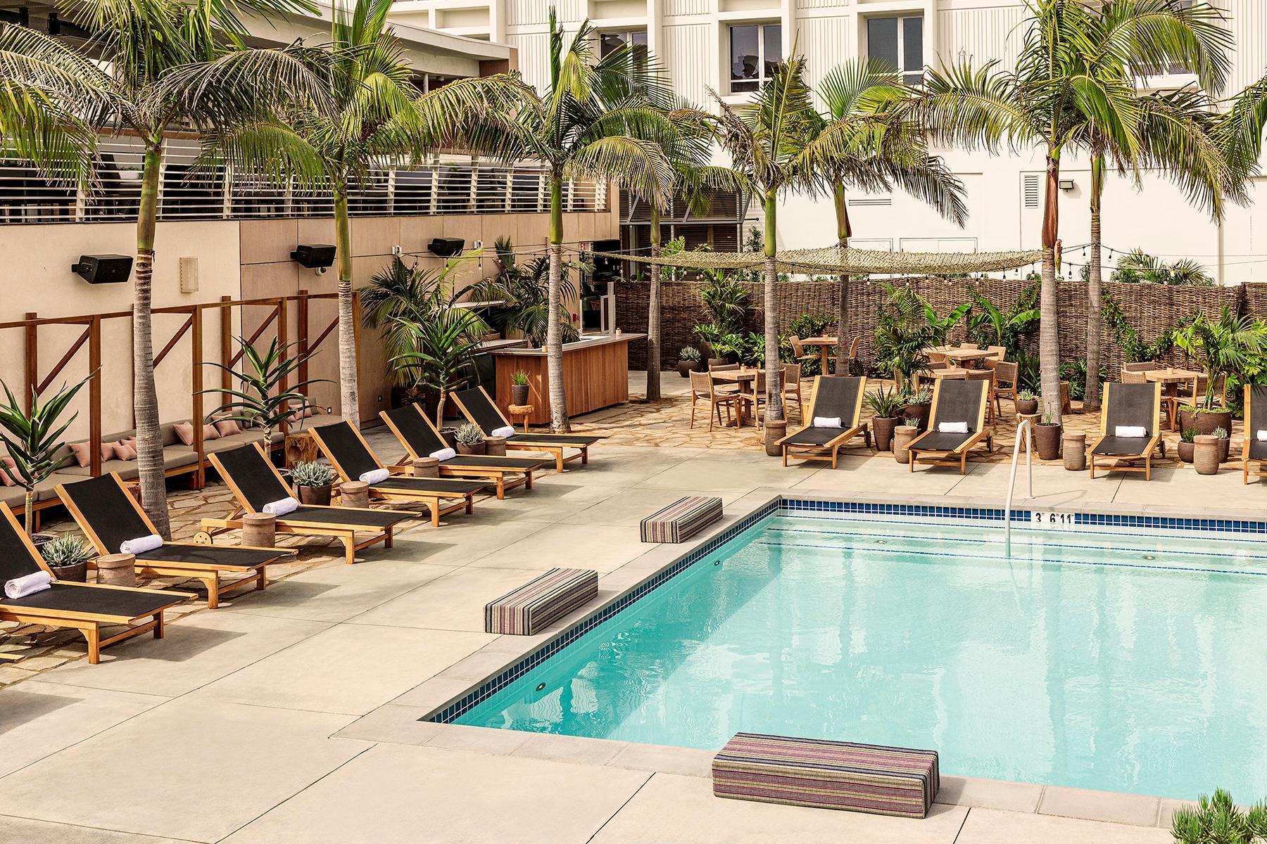 Hotel June